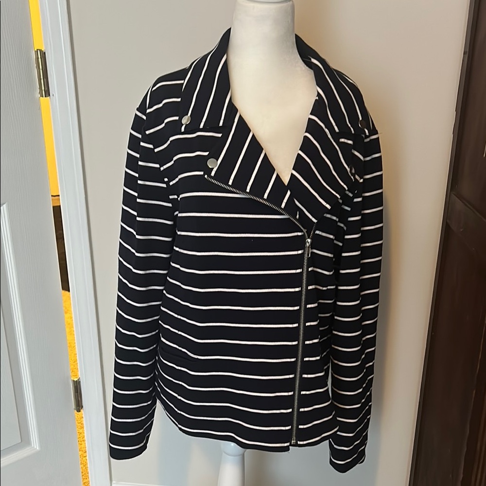 Roz & Ali Navy and White Striped Blazer